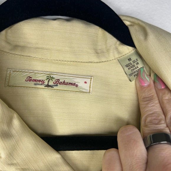 Tommy Bahama Shirt Men's Yellow 100% Silk Floral Button Up Short Sleeve - Picture 2 of 5